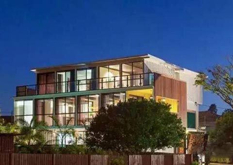 由31个废旧集装箱改建的别墅